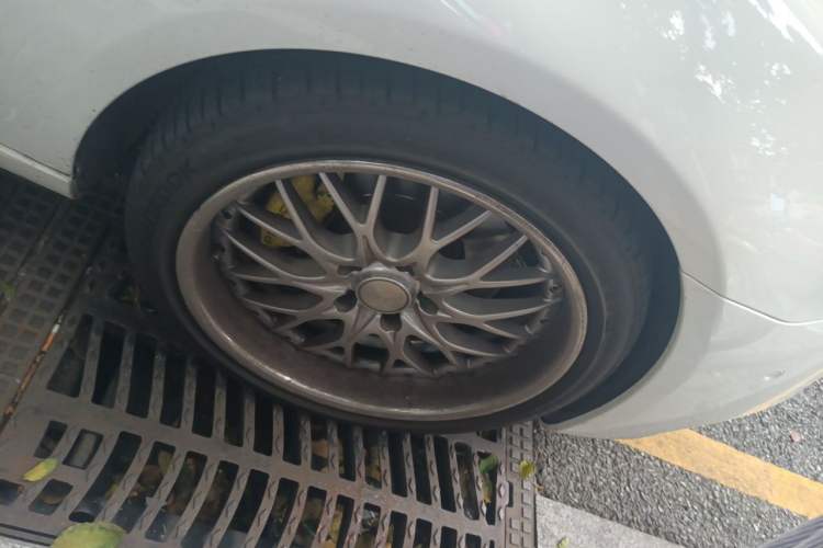 Used Mercedes-Benz SLC 2016 SLC 200 Fashion Model Right Front Wheel Hub