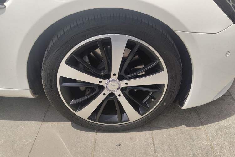 Used Mercedes-Benz SLC 2016 SLC 200 Fashion Model Right Front Wheel Hub