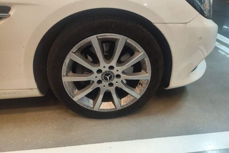 Used Mercedes-Benz SLC 2016 SLC 200 Dynamic Edition Right Front Wheel Hub