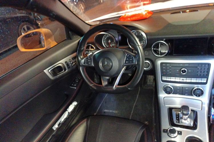 Used Mercedes-Benz SLC 2016 SLC 300 Luxury Sports Model Steering Wheel