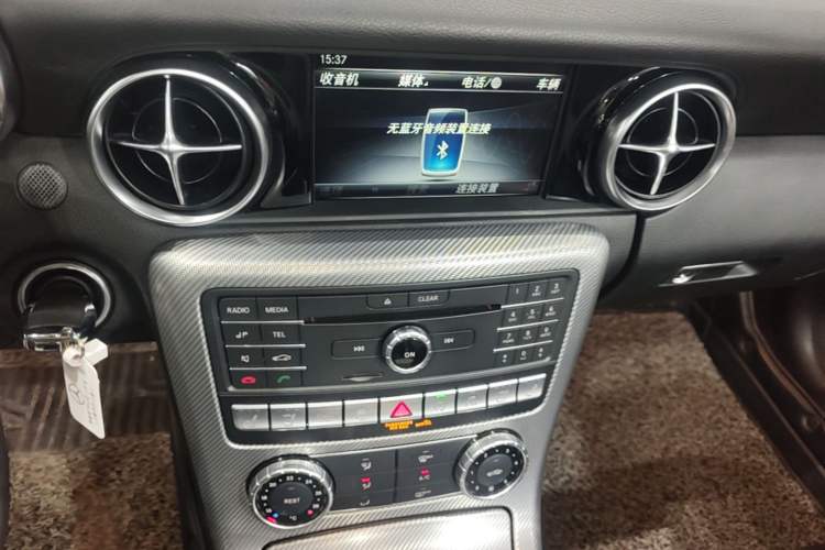 Used Mercedes-Benz SLC 2018 SLC 260 Zhu Yan Special Edition Audio And AC Panel