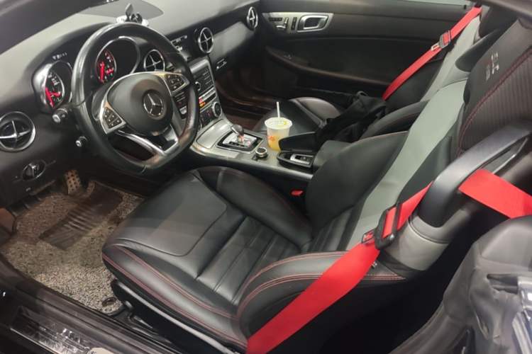 Used Mercedes-Benz SLC 2018 SLC 260 Zhu Yan Special Edition Left Rear Seat