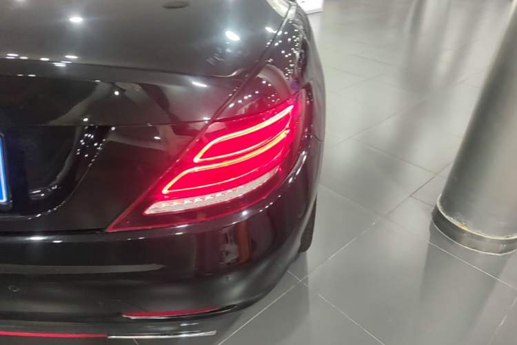 Used Mercedes-Benz SLC 2018 SLC 260 Zhu Yan Special Edition Right Rear Taillight