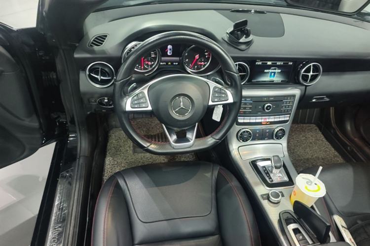 Used Mercedes-Benz SLC 2018 SLC 260 Zhu Yan Special Edition Steering Wheel