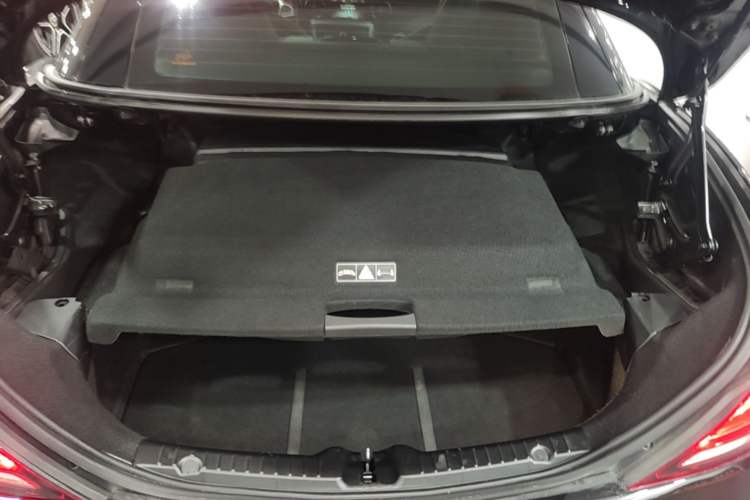 Used Mercedes-Benz SLC 2018 SLC 260 Zhu Yan Special Edition Trunk