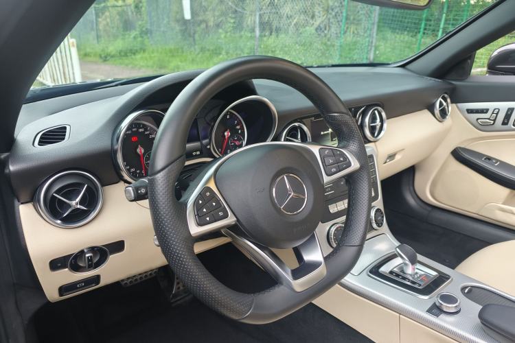 Used Mercedes-Benz SLC 2018 SLC 260 Dynamic Edition Interior 10