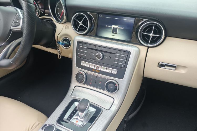 Used Mercedes-Benz SLC 2018 SLC 260 Dynamic Edition Interior 7