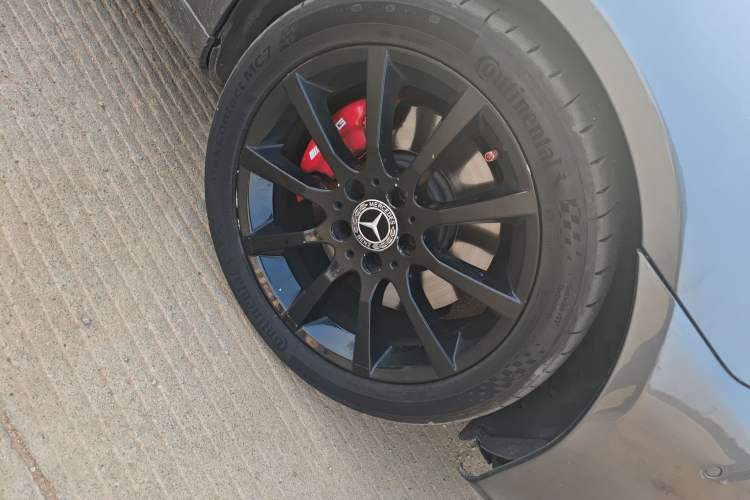 Used Mercedes-Benz SLC 2018 SLC 260 Dynamic Edition Right Front Wheel Hub