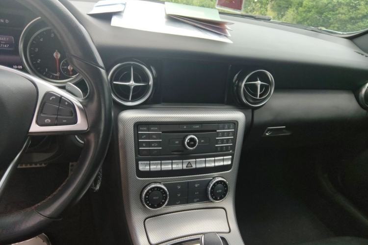 Used Mercedes-Benz SLC 2018 SLC 260 Dynamic Edition Center Console