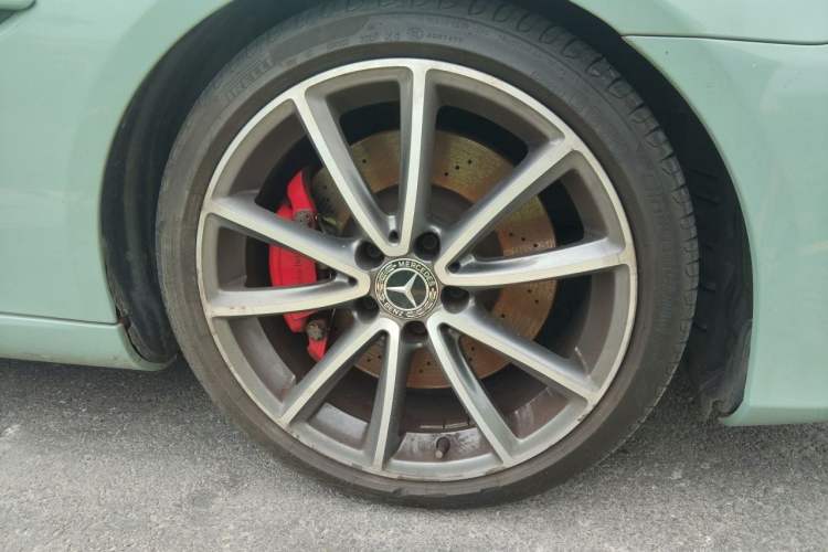 Used Mercedes-Benz SLC 2018 SLC 260 Dynamic Edition Right Front Wheel Hub