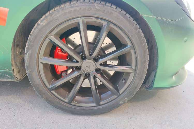 Used Mercedes-Benz SLC 2018 SLC 260 Zhu Yan Special Edition Right Front Wheel Hub