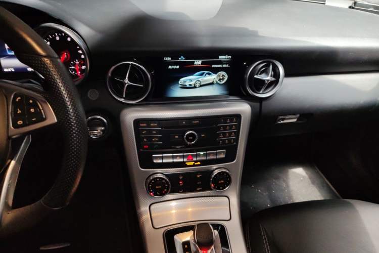 Used Mercedes-Benz SLC 2018 SLC 260 Dynamic Edition Audio And AC Panel