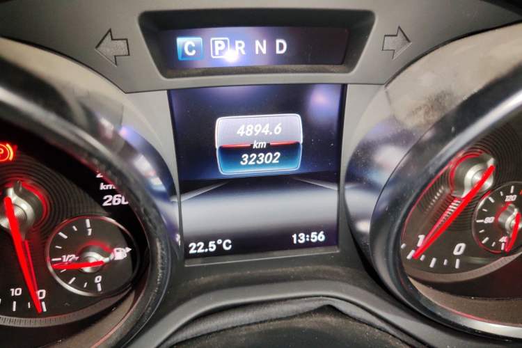 Used Mercedes-Benz SLC 2018 SLC 260 Dynamic Edition Odometer Close Up