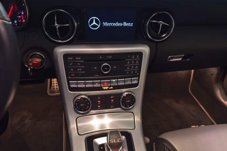 Used Mercedes-Benz SLC 2018 SLC 260 Dynamic Edition Audio And AC Panel