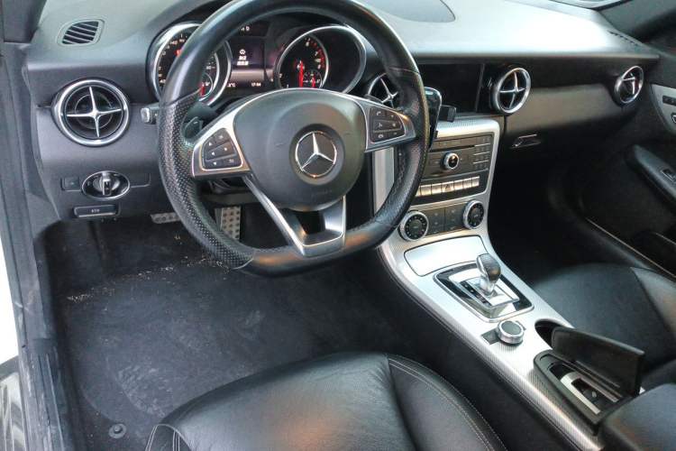 Used Mercedes-Benz SLC 2018 SLC 260 Dynamic Edition Center Console