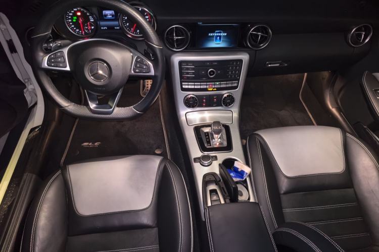 Used Mercedes-Benz SLC 2018 SLC 260 Dynamic Edition Center Console