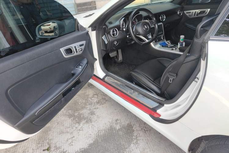 Used Mercedes-Benz SLC 2018 SLC 260 Dynamic Edition Driver Seat