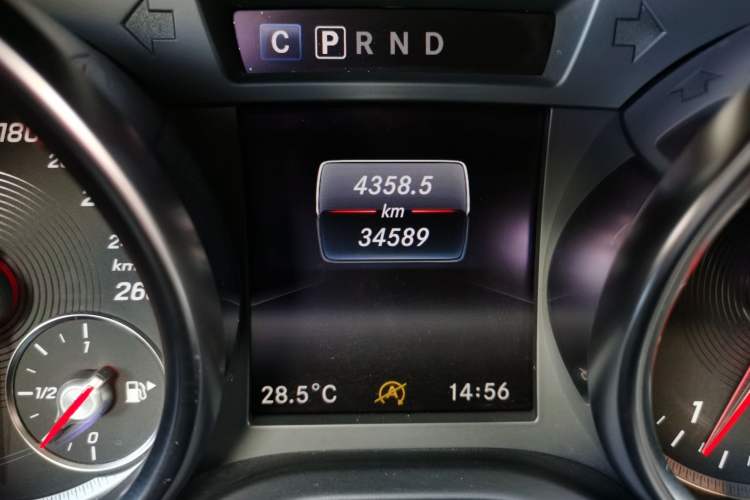 Used Mercedes-Benz SLC 2018 SLC 260 Dynamic Edition Odometer Close Up