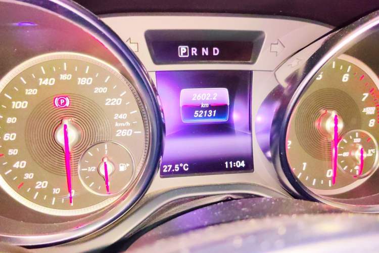 Used Mercedes-Benz SLC 2018 SLC 260 Dynamic Edition Odometer Close Up