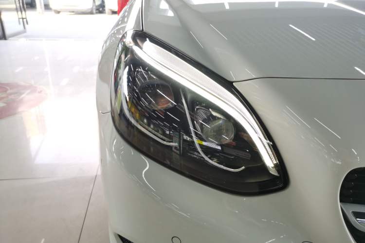 Used Mercedes-Benz SLC 2018 SLC 260 Dynamic Edition Right Front Headlight