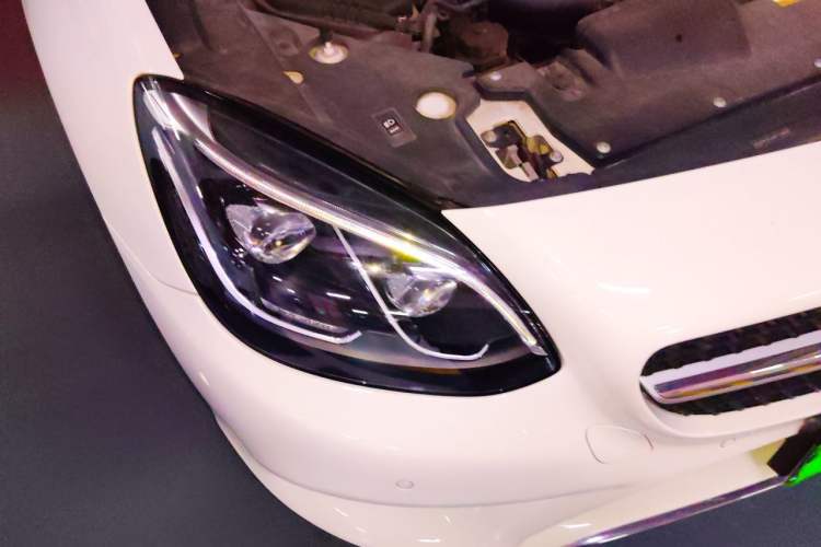 Used Mercedes-Benz SLC 2018 SLC 260 Dynamic Edition Right Front Headlight
