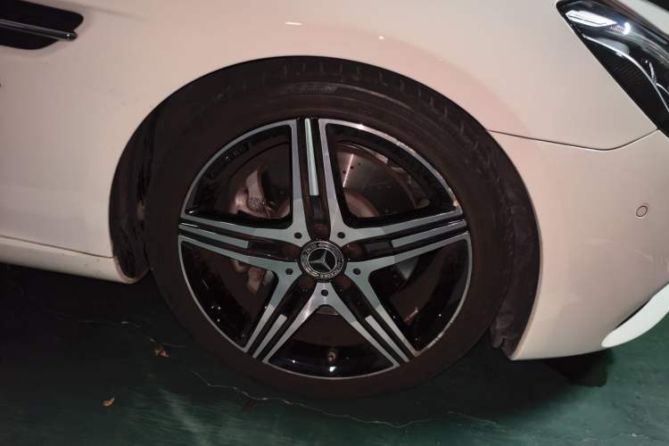 Used Mercedes-Benz SLC 2018 SLC 260 Dynamic Edition Right Front Wheel Hub