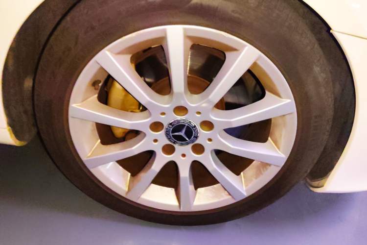 Used Mercedes-Benz SLC 2018 SLC 260 Dynamic Edition Right Front Wheel Hub