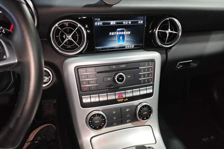 Used Mercedes-Benz SLC 2018 SLC 260 Dynamic Edition Audio And AC Panel