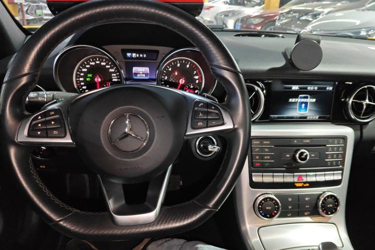 Used Mercedes-Benz SLC 2018 SLC 260 Dynamic Edition Center Console
