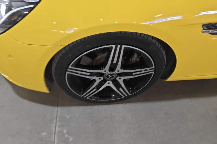 Used Mercedes-Benz SLC 2018 SLC 260 Dynamic Edition Left Front Wheel Hub