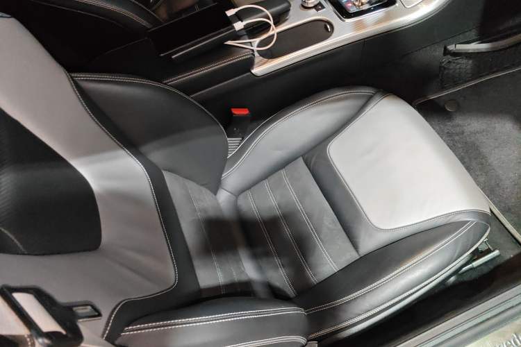 Used Mercedes-Benz SLC 2018 SLC 260 Dynamic Edition Right Front Seat