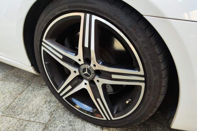 Used Mercedes-Benz SLC 2019 SLC 260 Jinyu Collector's Edition Right Front Wheel Hub