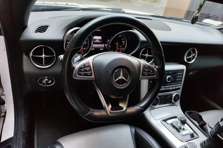 Used Mercedes-Benz SLC 2019 SLC 260 Jinyu Collector's Edition Steering Wheel