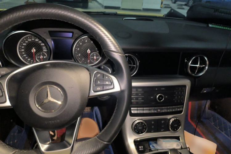 Used Mercedes-Benz SLC 2019 SLC 260 Jinyu Collector's Edition Center Console