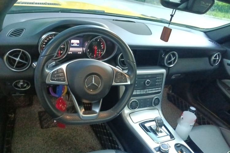 Used Mercedes-Benz SLC 2019 SLC 260 Jinyu Collector's Edition Center Console