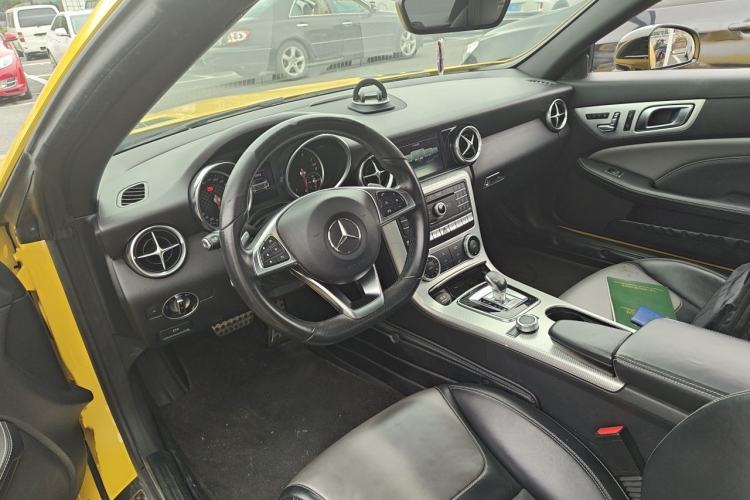Used Mercedes-Benz SLC 2019 SLC 260 Jinyu Collector's Edition Center Console