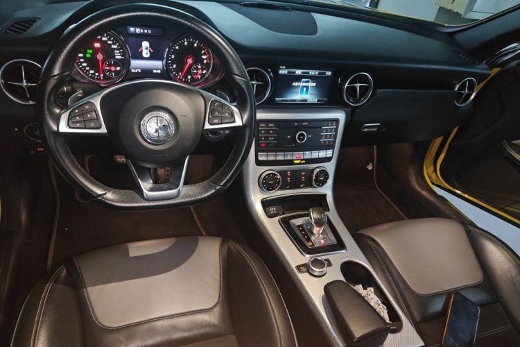Used Mercedes-Benz SLC 2019 SLC 260 Jinyu Collector's Edition Center Console
