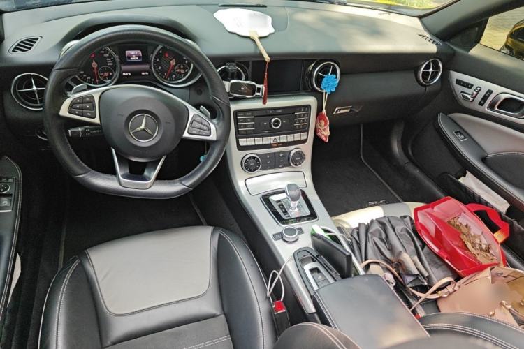 Used Mercedes-Benz SLC 2019 SLC 260 Jinyu Collector's Edition Center Console