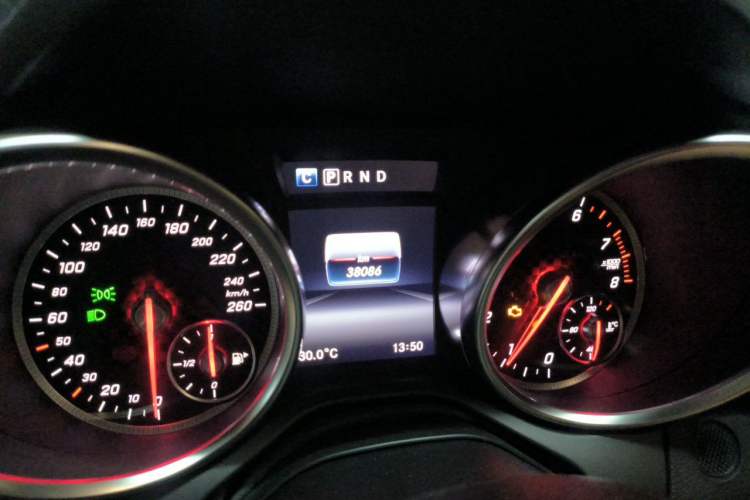 Used Mercedes-Benz SLC 2019 SLC 260 Jinyu Collector's Edition Odometer Close Up
