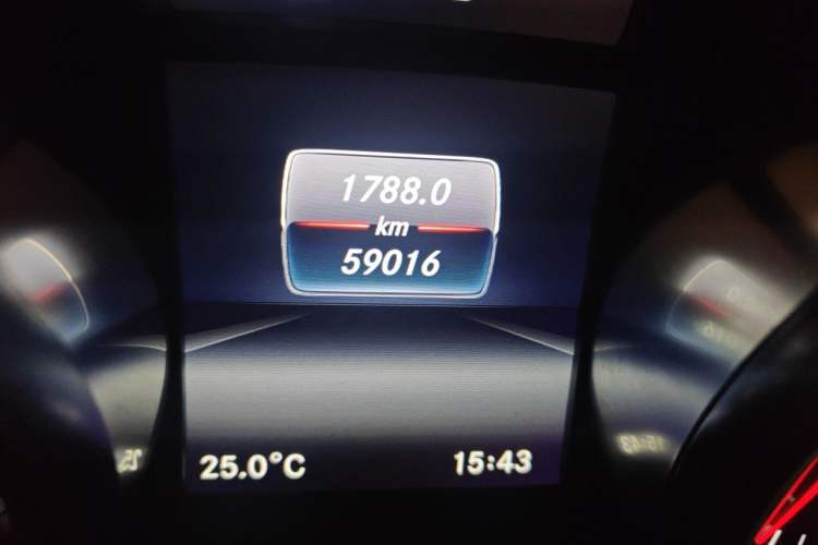 Used Mercedes-Benz SLC 2019 SLC 260 Jinyu Collector's Edition Odometer Close Up