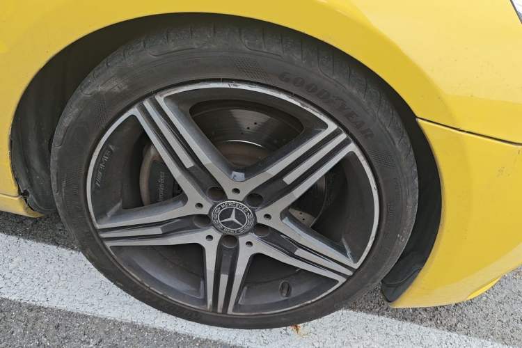 Used Mercedes-Benz SLC 2019 SLC 260 Jinyu Collector's Edition Right Front Wheel Hub