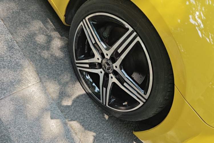 Used Mercedes-Benz SLC 2019 SLC 260 Jinyu Collector's Edition Right Front Wheel Hub