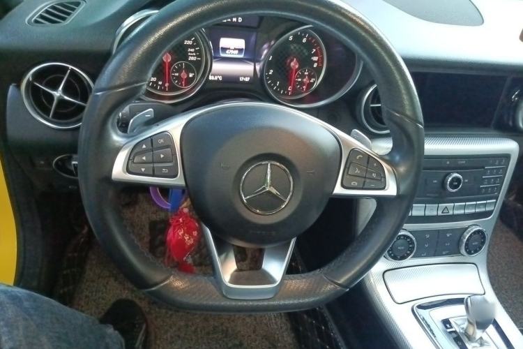 Used Mercedes-Benz SLC 2019 SLC 260 Jinyu Collector's Edition Steering Wheel