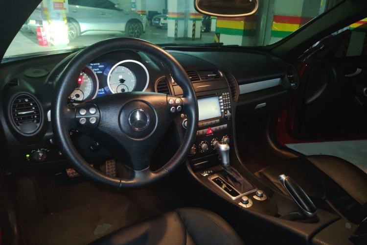 Used Mercedes-Benz SLK-Class 2004 SLK 350 Center Console