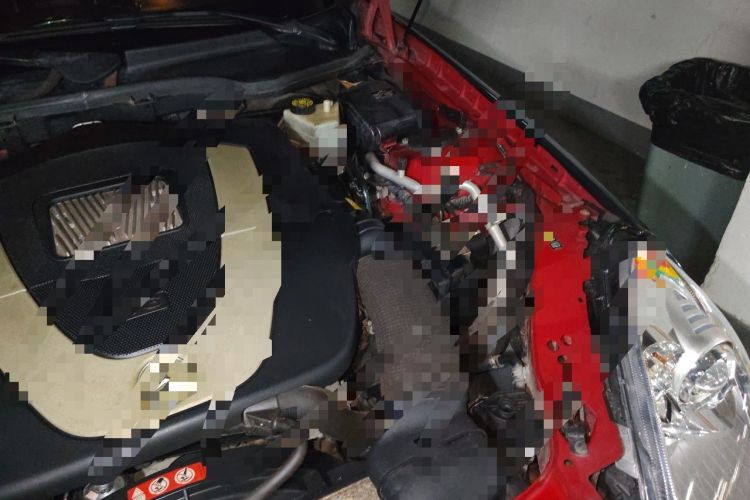 Used Mercedes-Benz SLK-Class 2004 SLK 350 Engine Bay Left