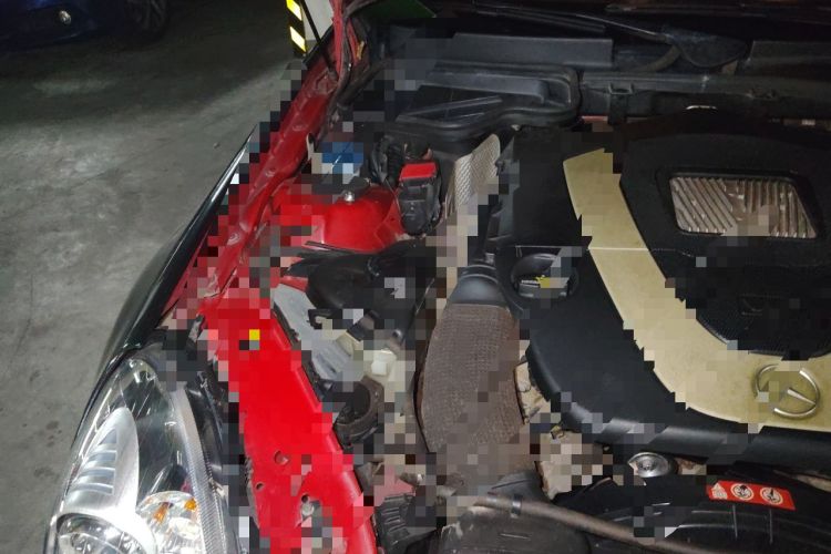 Used Mercedes-Benz SLK-Class 2004 SLK 350 Engine Bay Right