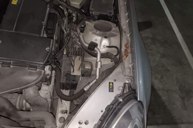 Used Mercedes-Benz SLK-Class 2004 SLK 200K Engine Bay Left