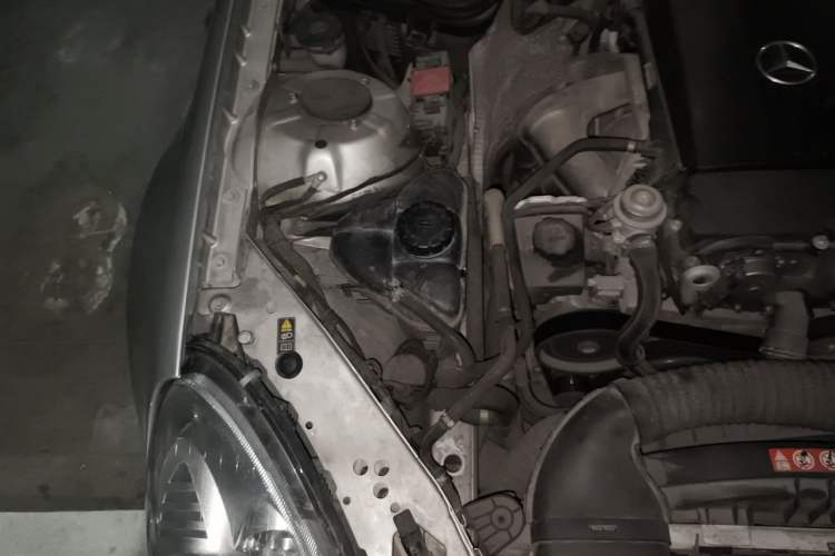 Used Mercedes-Benz SLK-Class 2004 SLK 200K Engine Bay Right