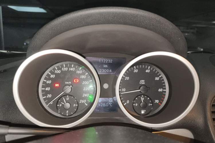 Used Mercedes-Benz SLK-Class 2004 SLK 200K Odometer Close Up