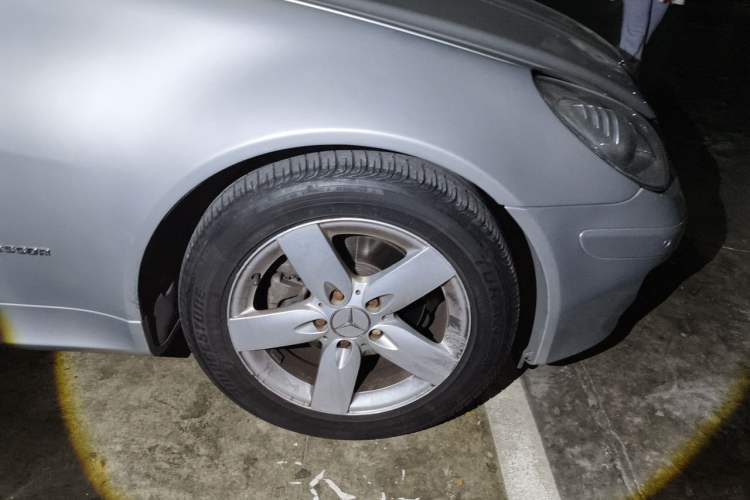 Used Mercedes-Benz SLK-Class 2004 SLK 200K Right Front Wheel Hub